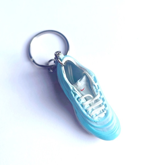 Mini shoe keychain. Listing is for ONE keychain pictured. - Picture 2 of 3